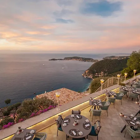 Otel La Chevre D'or 5*