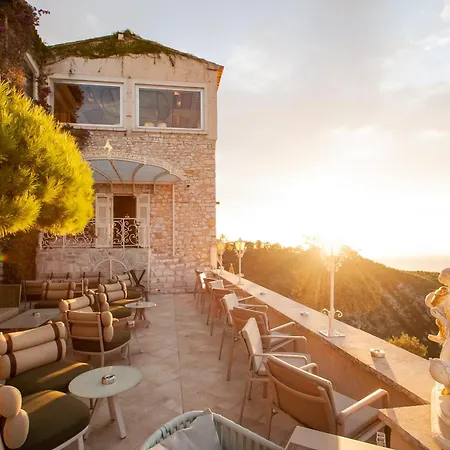 Otel La Chevre D'or 5*