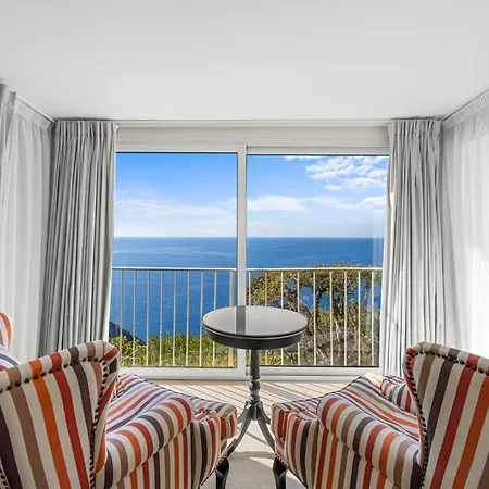Otel La Chevre D'or 5*